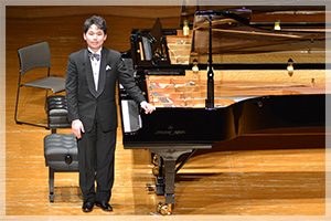 第19回浜松国際ピアノアカデミーで SK-EXを演奏した高木竜馬さんが 第1位を獲得